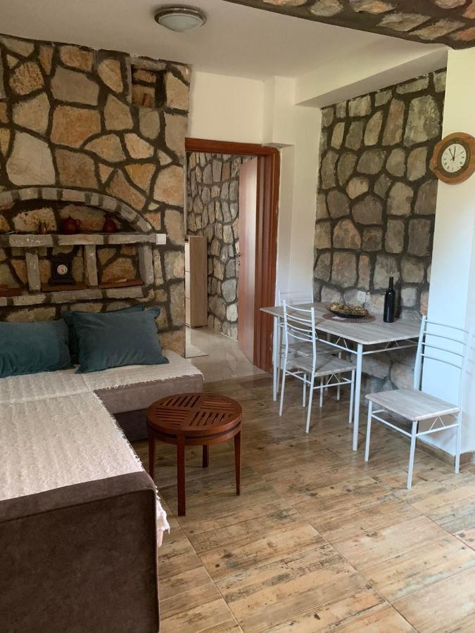 Apartments Vuk Luštica Luaran gambar
