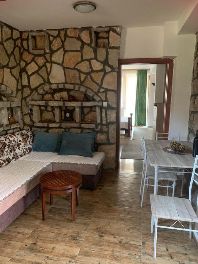 Apartments Vuk Luštica Luaran gambar