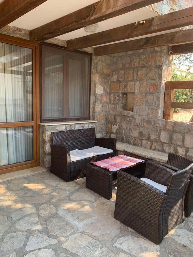 Apartments Vuk Luštica Luaran gambar