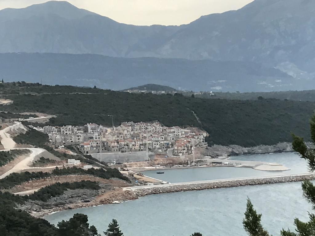 Apartments Vuk Luštica Luaran gambar