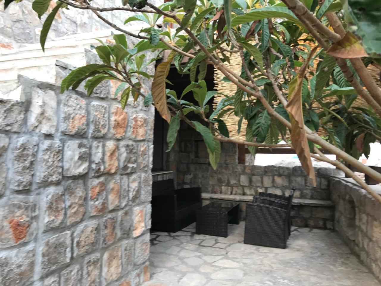 Apartments Vuk Luštica Luaran gambar